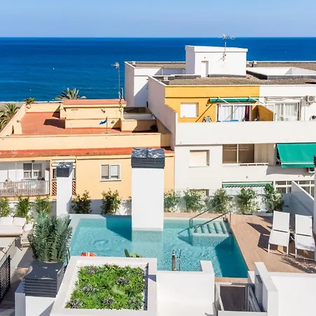 アパート Elegant Beachside 2 Bedroom With Rooftop Pool
