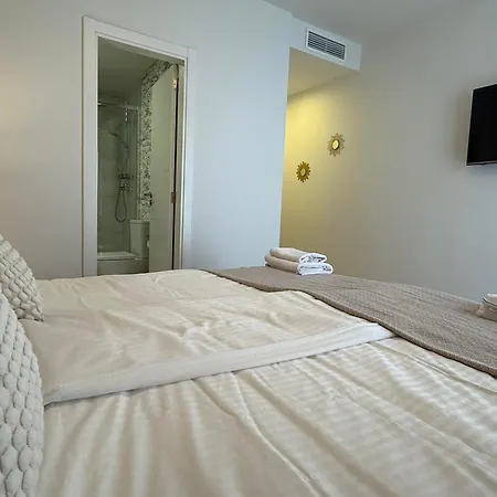アパート Elegant Beachside 2 Bedroom With Rooftop Pool *